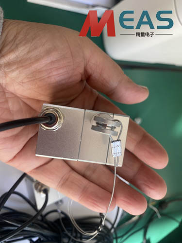 拉繩位移編碼器通過計數(shù)設備來知道其位置