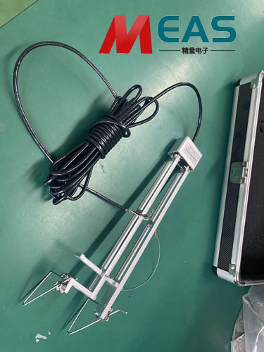 電子引伸計是測量試件受力變形的傳感器